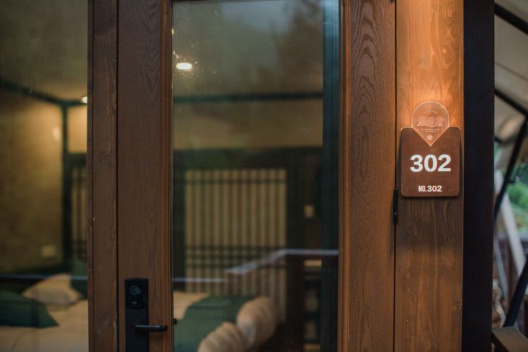 302帐篷木屋双床房室外